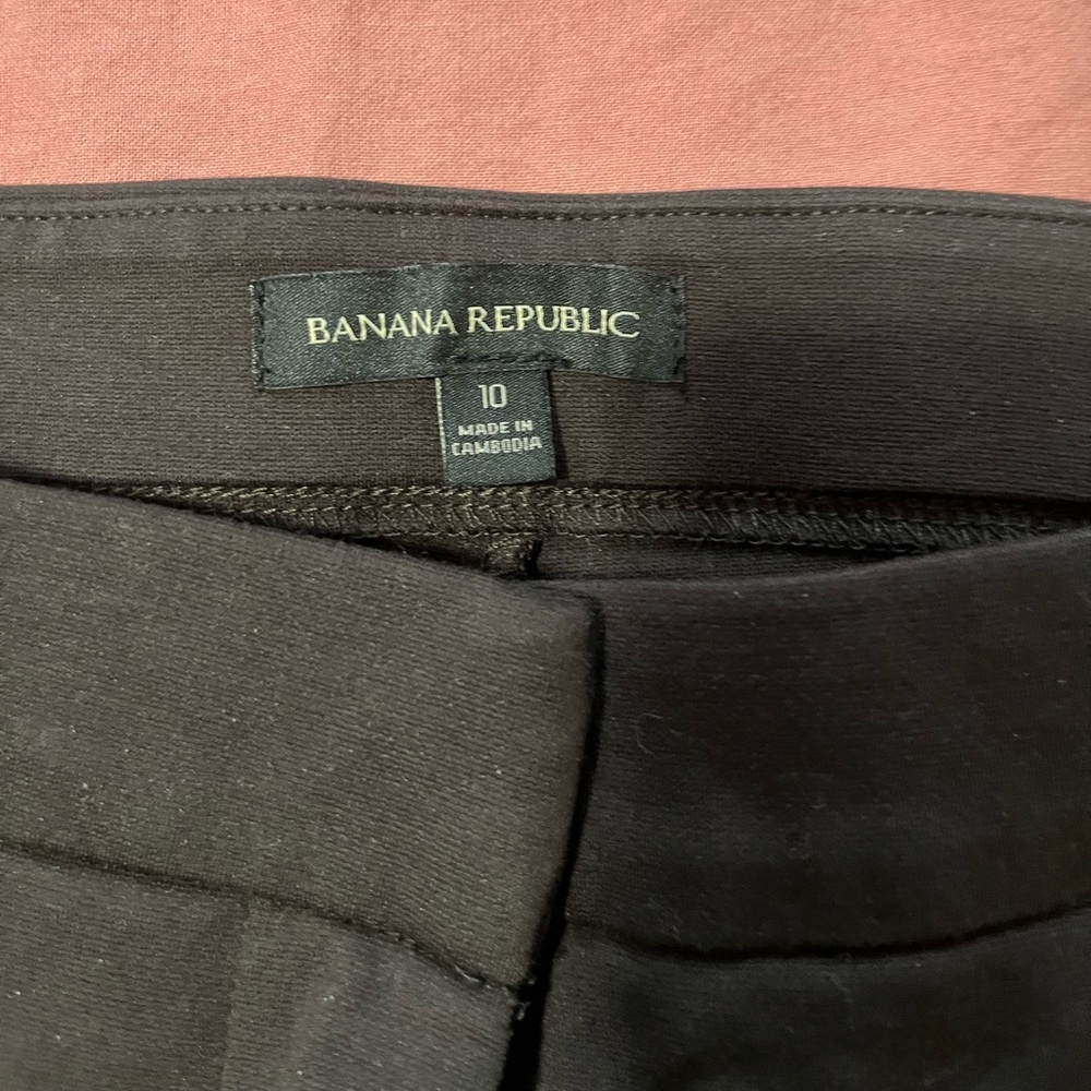 Banana Republic pants. size 10. Stretchy, dark brown, ankle length. Worn once.